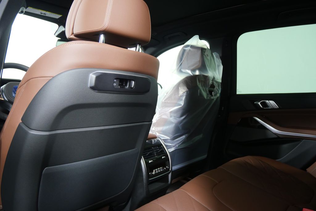 Thumbnail: 2026 BMW X5 - 17