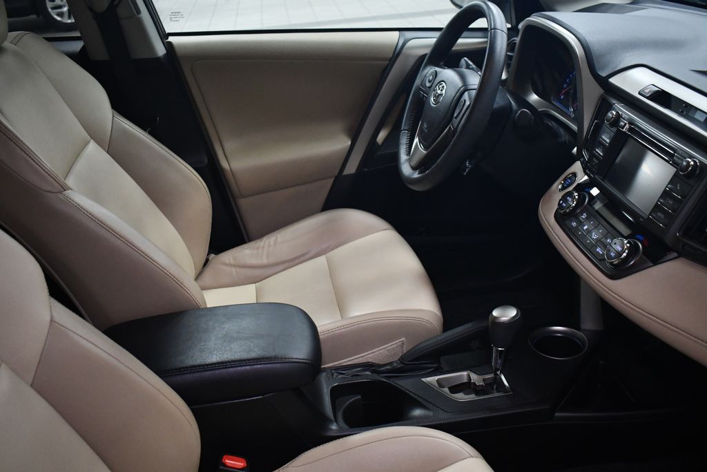 Thumbnail: 2013 Toyota RAV4 - 30