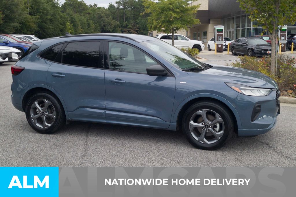 2024 Ford Escape ST-Line photo 4