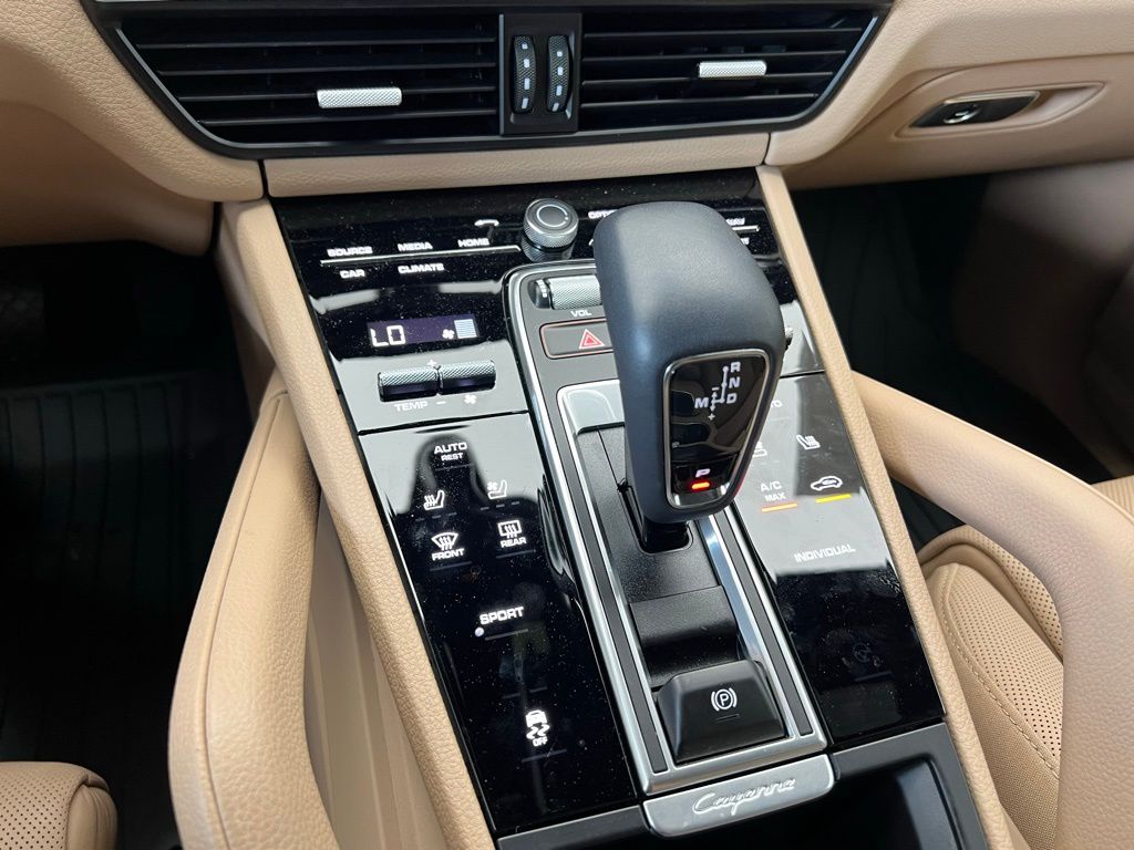 Thumbnail: 2023 Porsche Cayenne - 11