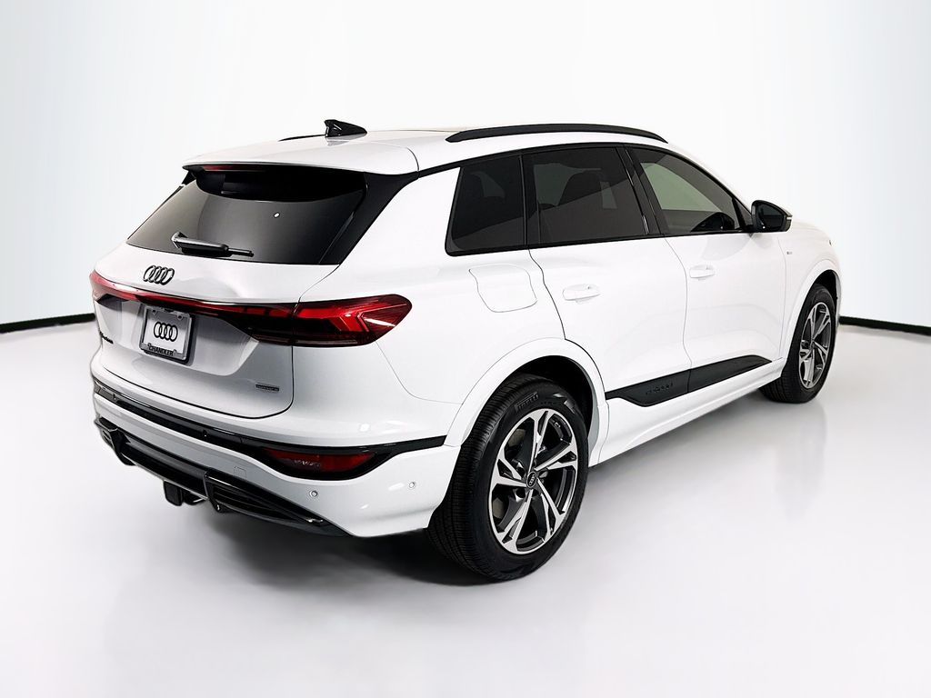 Thumbnail: 2027 Audi Q6 e-tron - 5