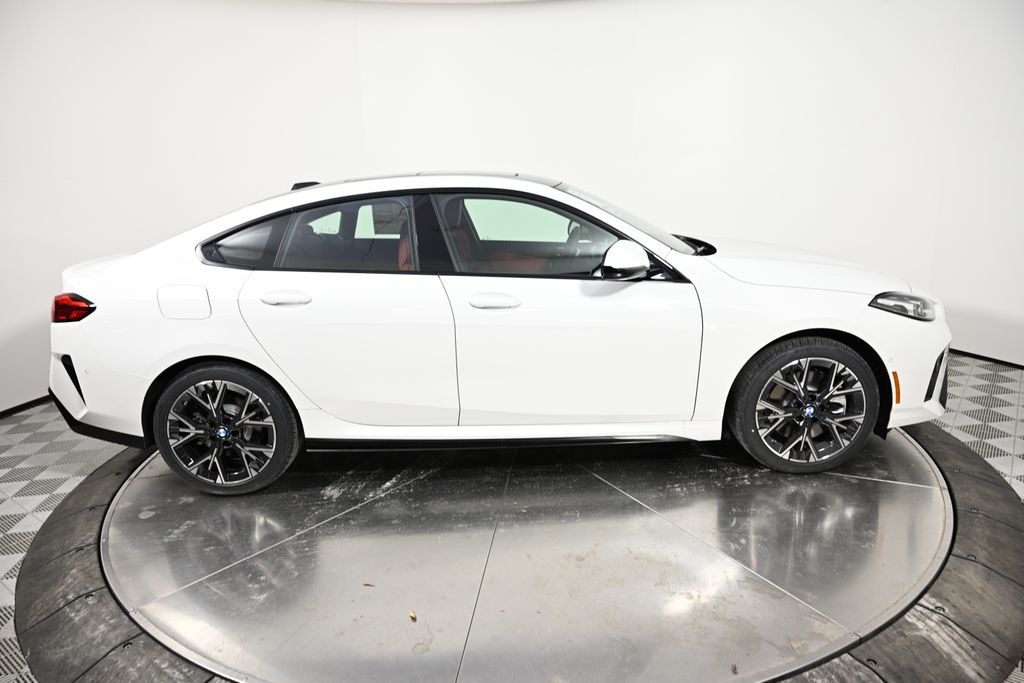 Thumbnail: 2025 BMW 2 Series - 6