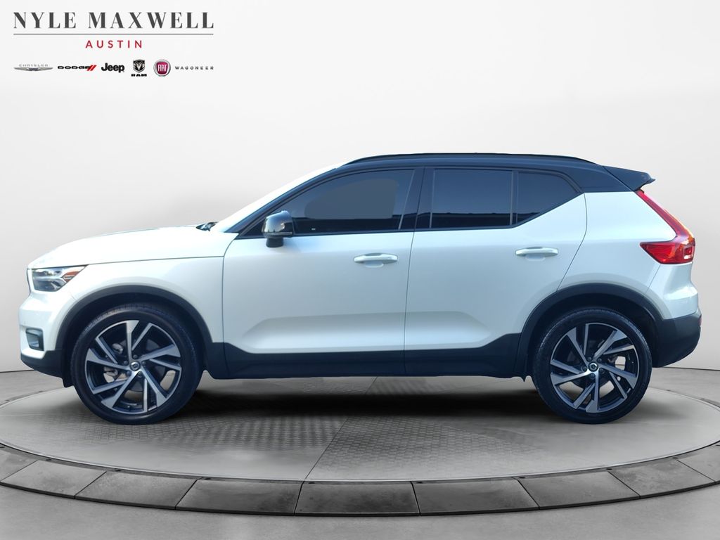 Used Car 2022 Volvo Xc40  R-design For Sale Under $30,000 In Austin, Texas