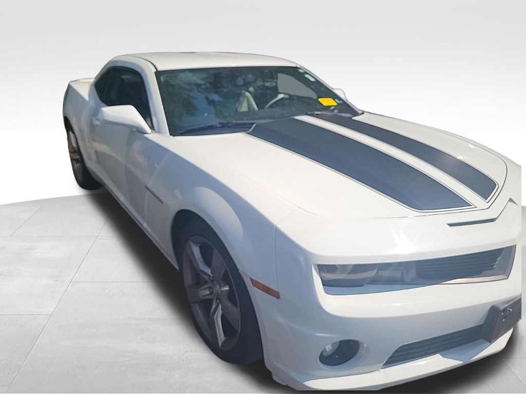 Used 2010 White Chevrolet SS image 4