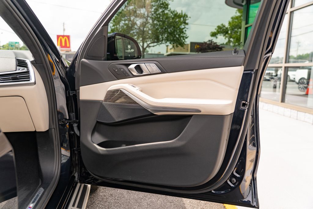 2022 BMW X7 xDrive40i photo