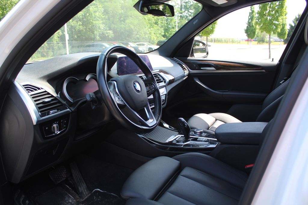 Thumbnail: 2021 BMW X3 - 10