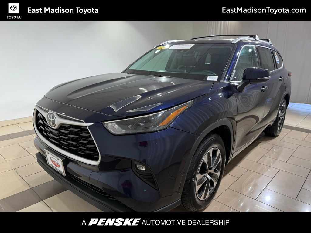 2022 Toyota Highlander XLE -
                Madison, WI