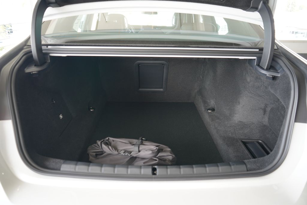 Thumbnail: 2026 BMW 7 Series - 22