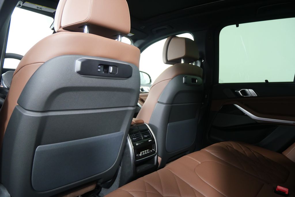 Thumbnail: 2026 BMW X5 - 17
