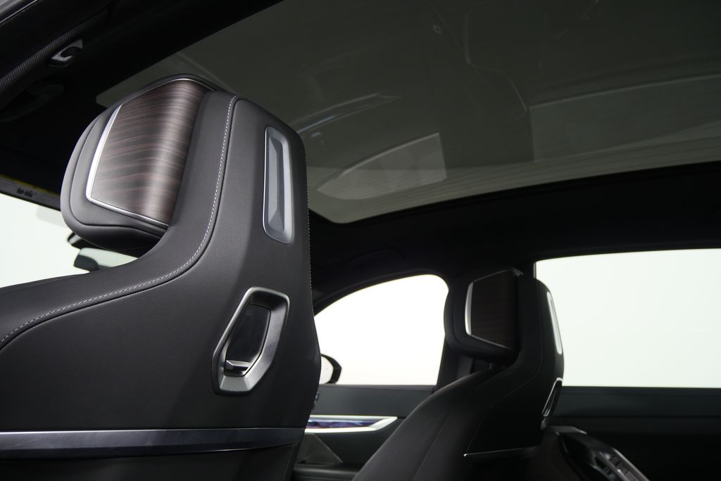 Thumbnail: 2024 BMW 7 Series - 19