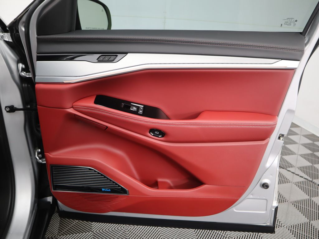 Thumbnail: 2025 Jeep Wagoneer S - 26