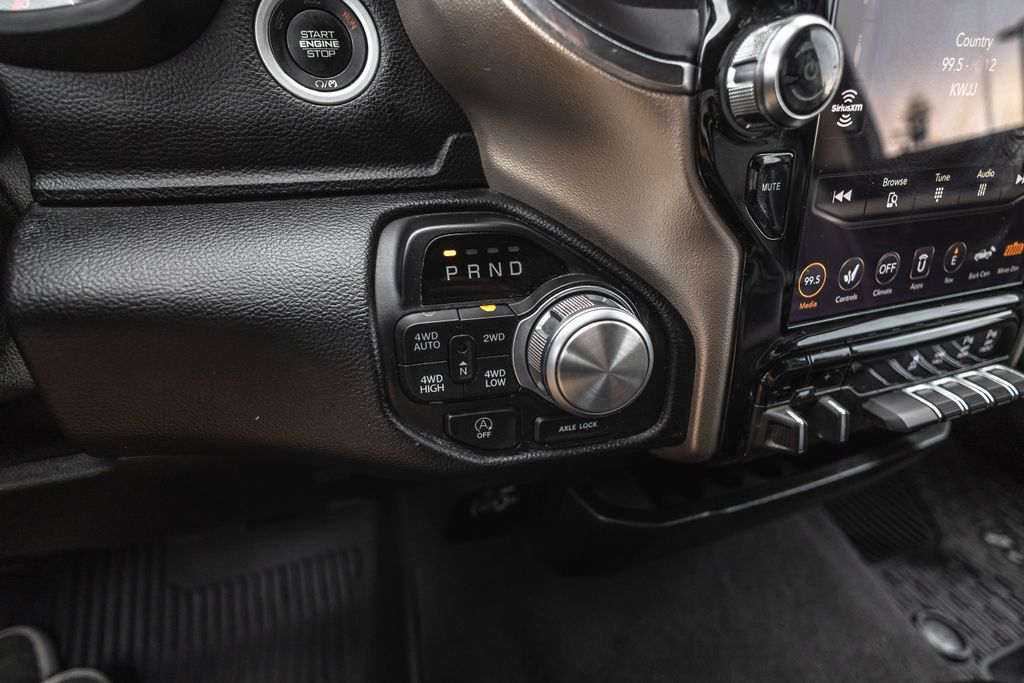 2019 Ram 1500 Laramie thumbnail 16