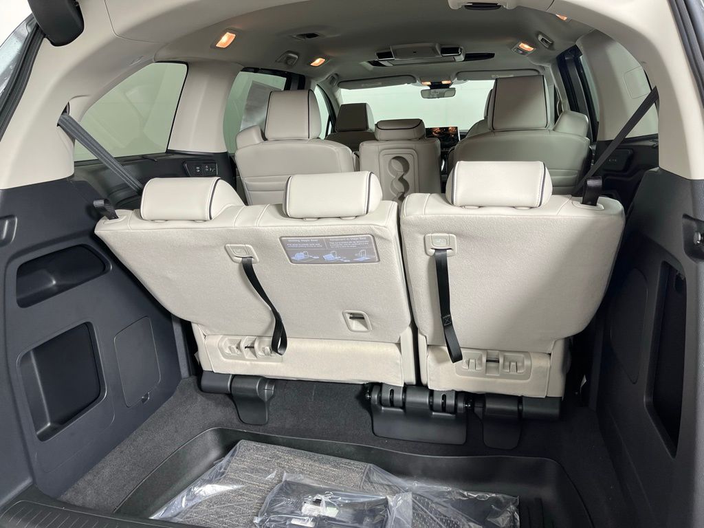 2025 Honda Odyssey Touring 14