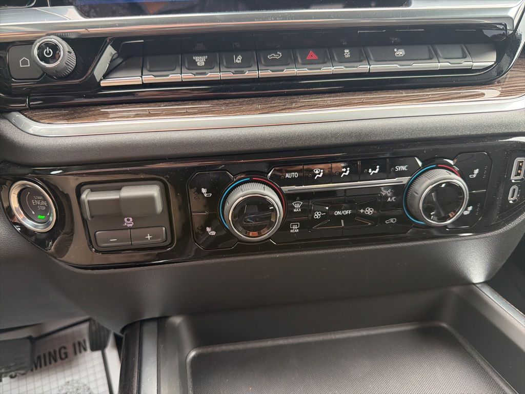 ChevroletSilverado 3500HD16