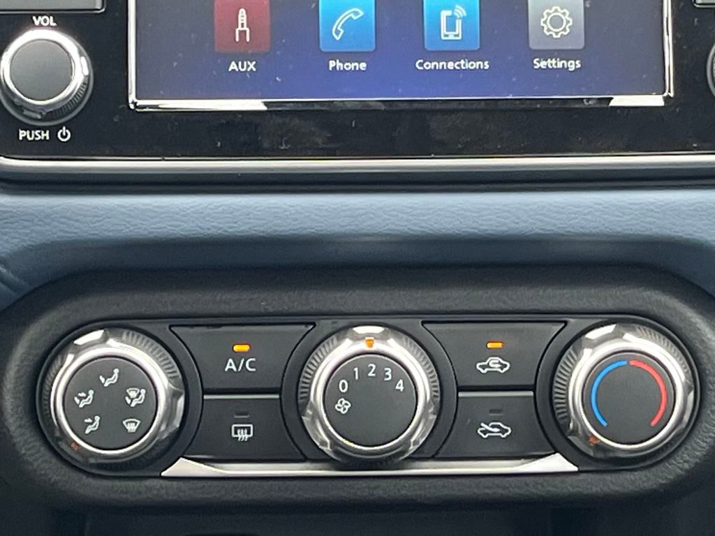2025 Nissan Versa 1.6 SV photo