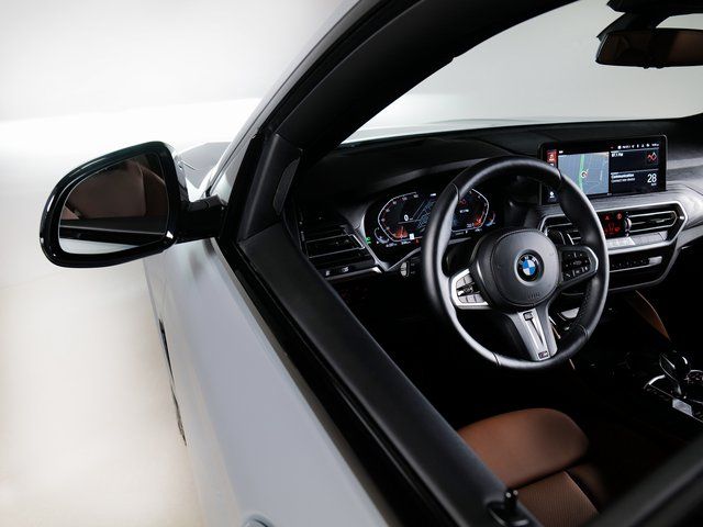 Used 2025 Gray BMW xDrive30i image 25