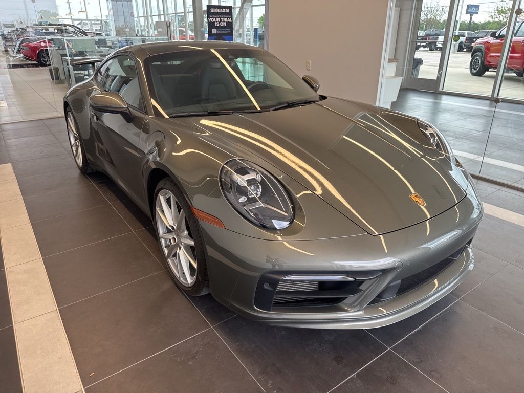 Green 2021 Porsche 911 Carrera Coupe RWD Coupe Rear-Wheel Drive 8-Speed Automatic