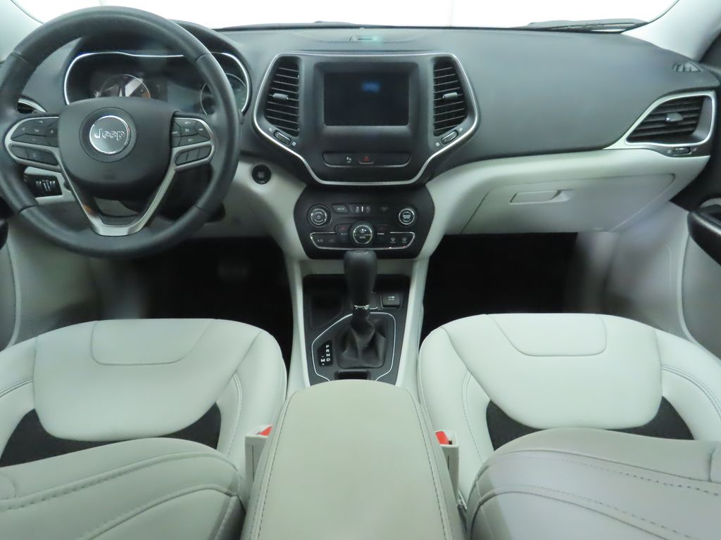 Thumbnail: 2020 Jeep Cherokee - 13