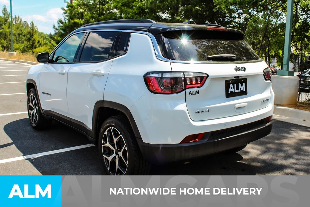 Used 2025 White Jeep Limited image 5