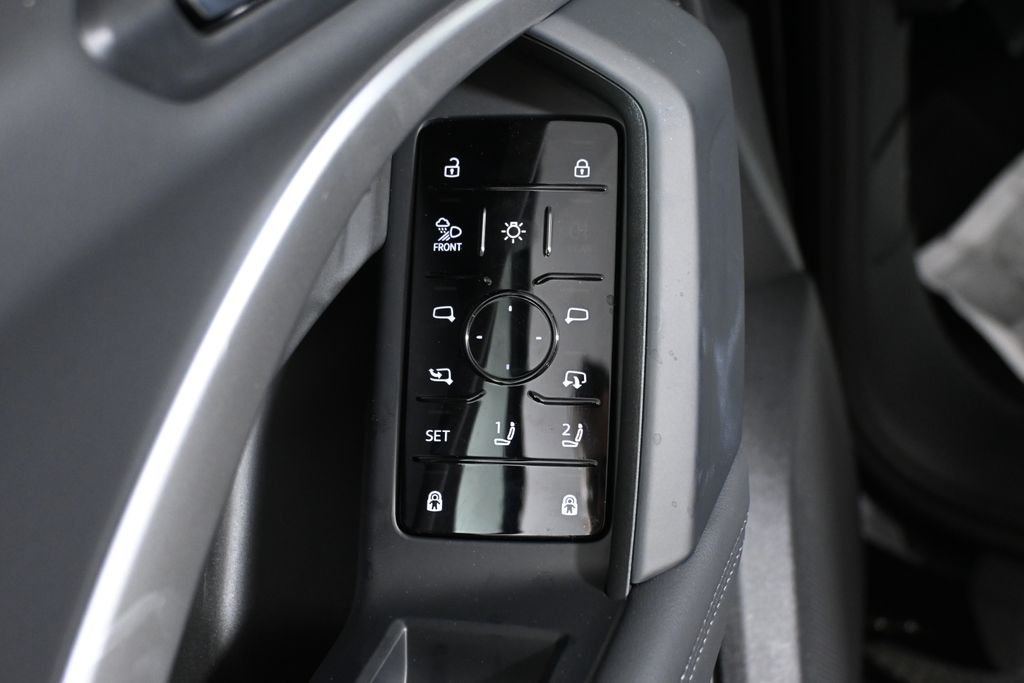 Thumbnail: 2025 Audi Q5 - 25