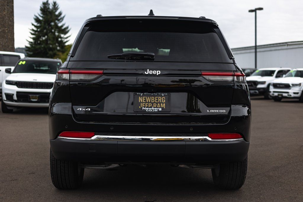 2025 Jeep Grand Cherokee Laredo X thumbnail 9