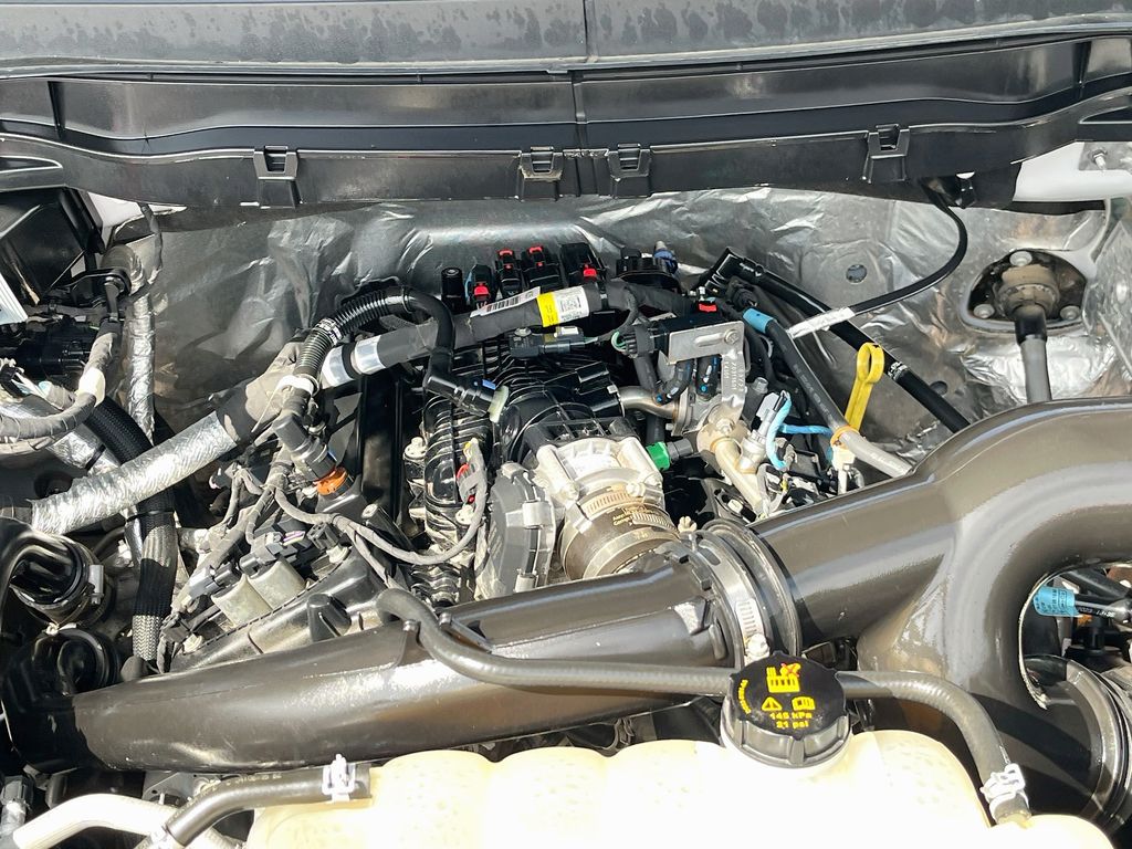 Used 2023 White Ford Lariat image 31