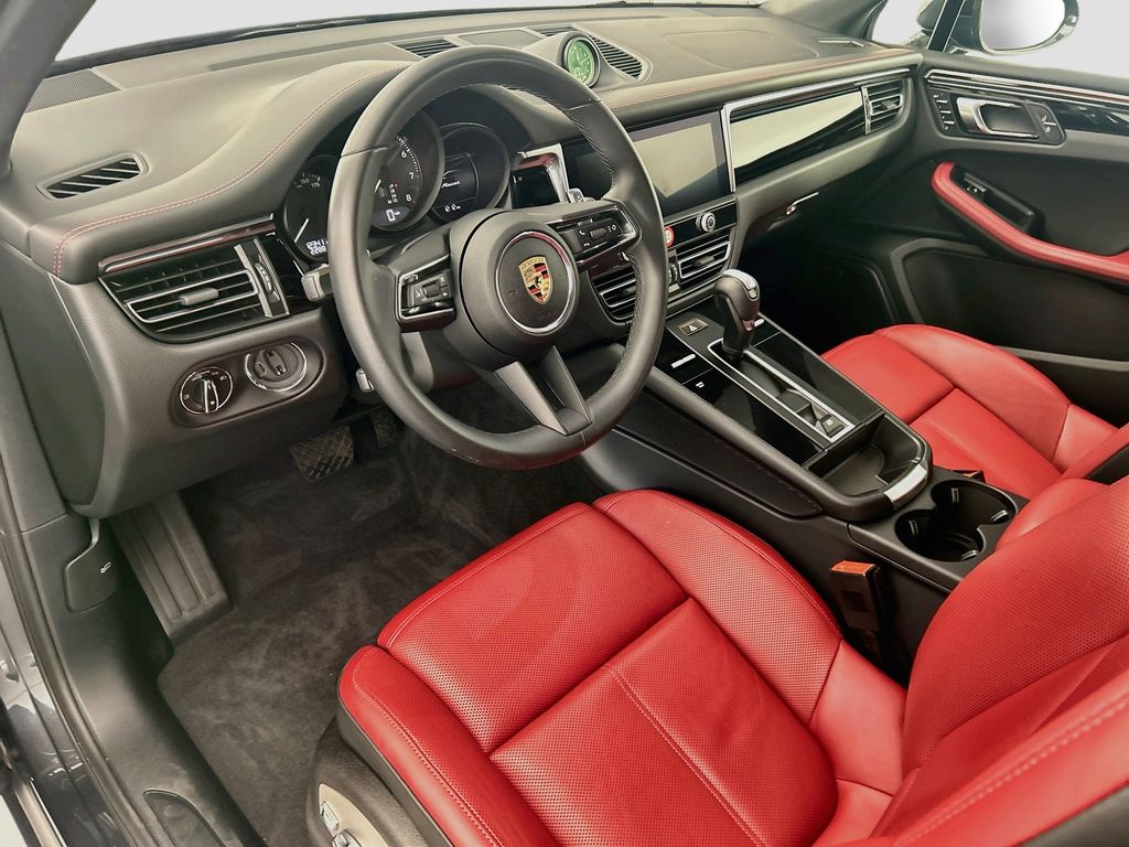Thumbnail: 2025 Porsche Macan - 4