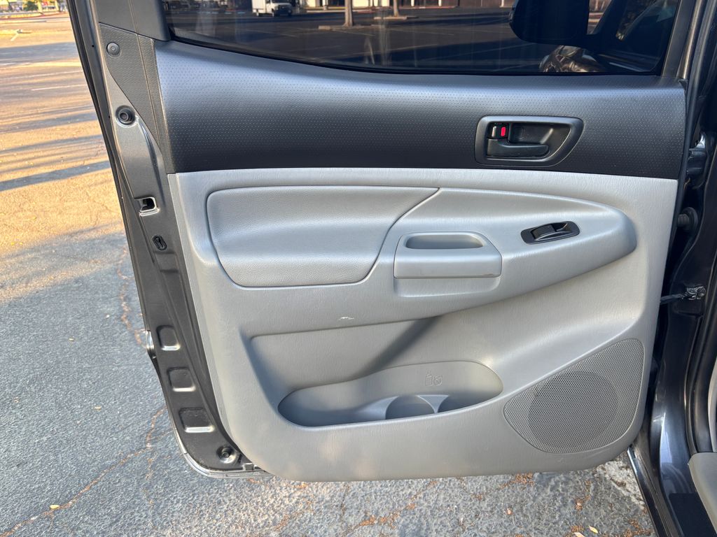 Thumbnail: 2014 Toyota Tacoma - 24