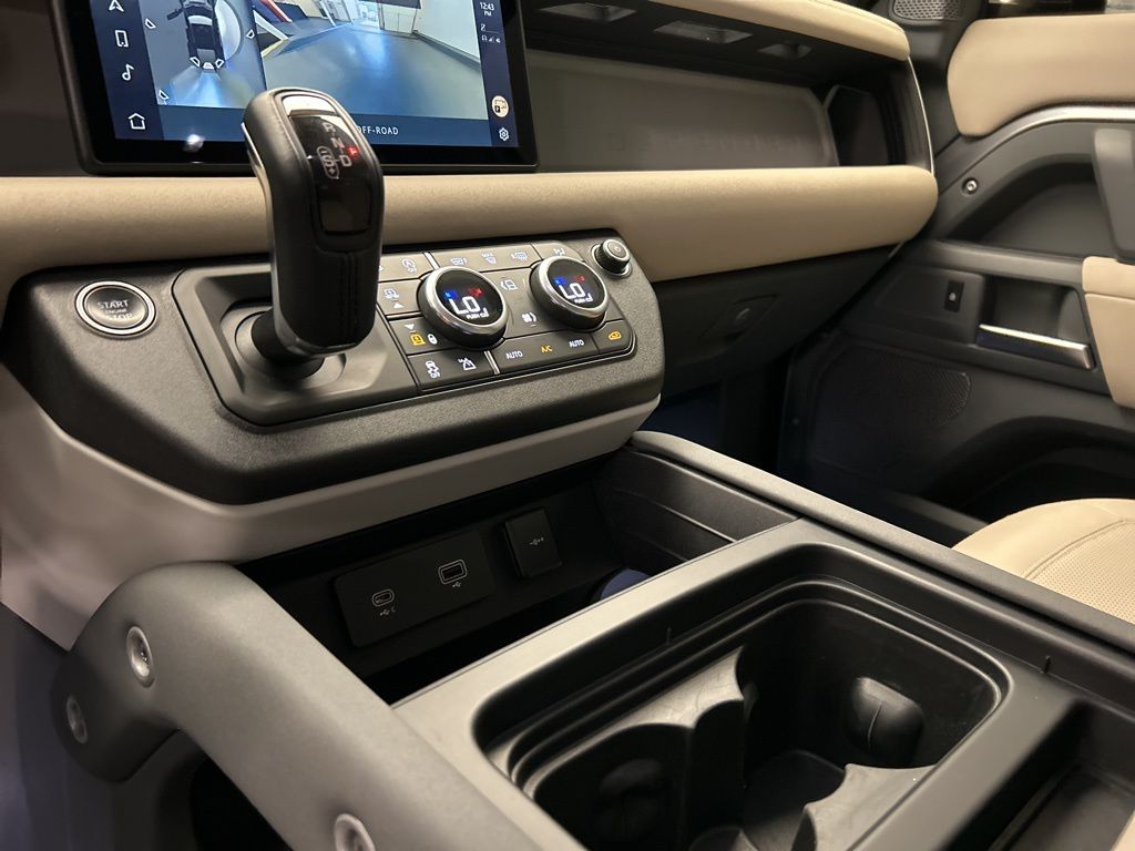 Thumbnail: 2021 Land Rover Defender - 20