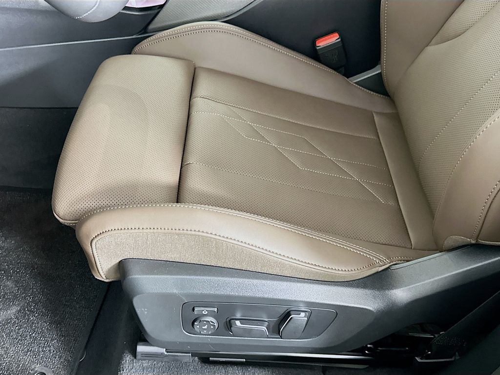 Thumbnail: 2025 BMW X3 - 21