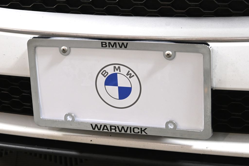 Thumbnail: 2018 Jaguar XE - 14