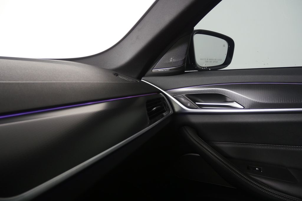 Thumbnail: 2023 BMW 5 Series - 27