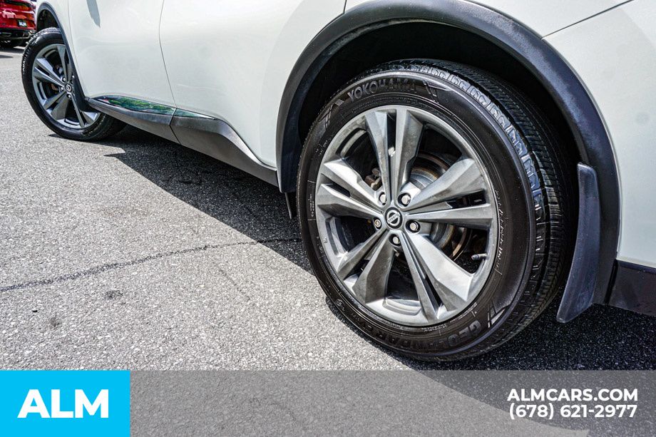 Used 2020 White Nissan Platinum image 17