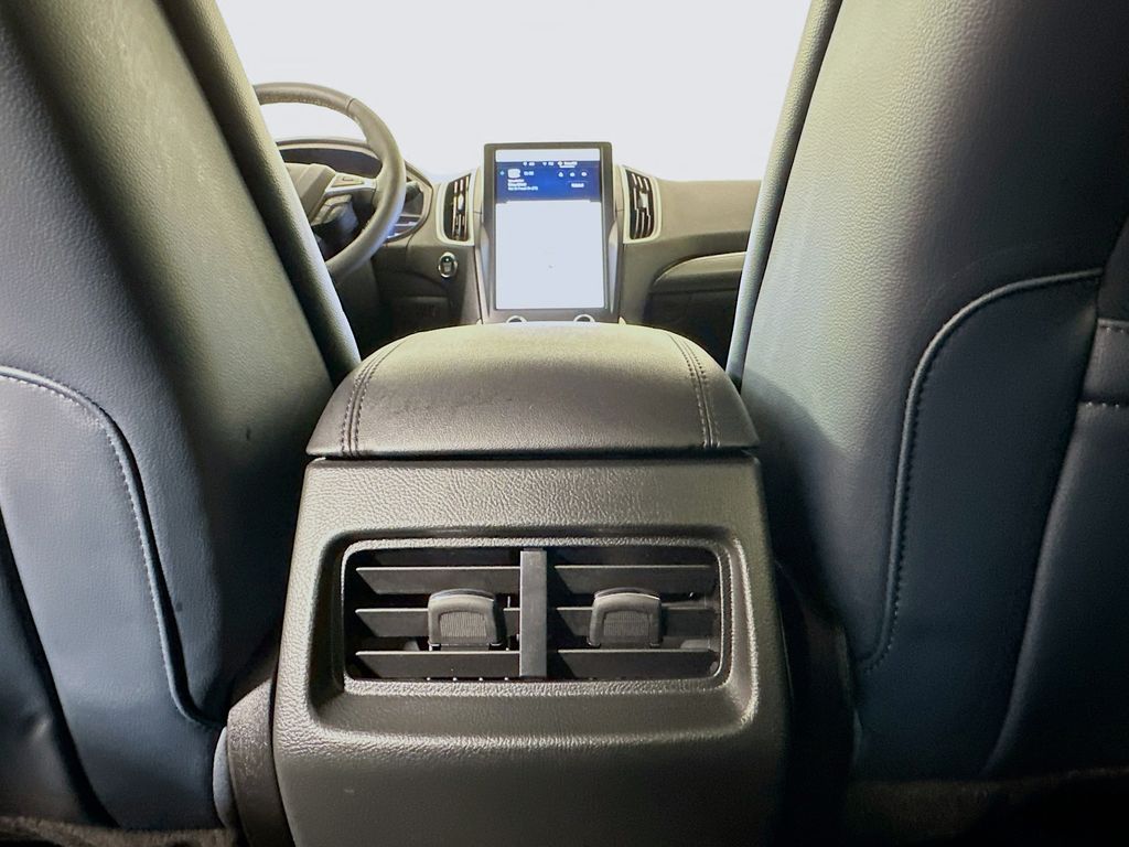 Thumbnail: 2024 Ford Edge - 25