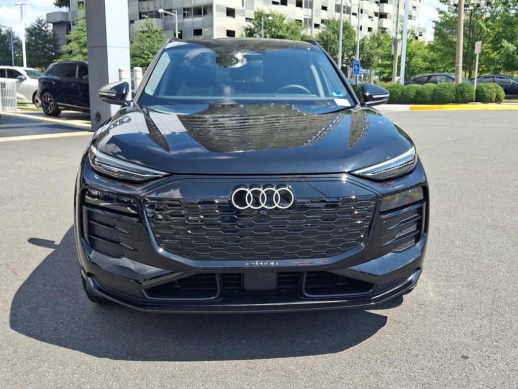 Thumbnail: 2025 Audi Q6 e-tron - 2