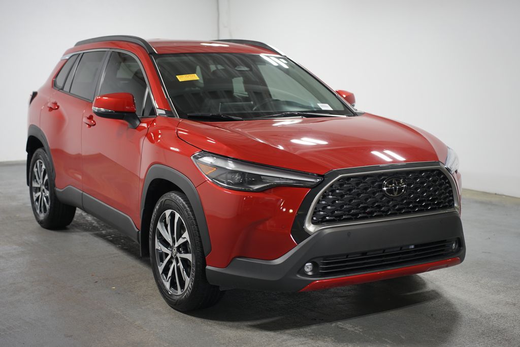 2024 Toyota Corolla Cross XLE 3