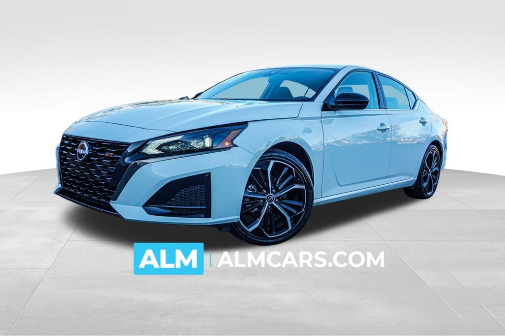 2025 Nissan Altima SR