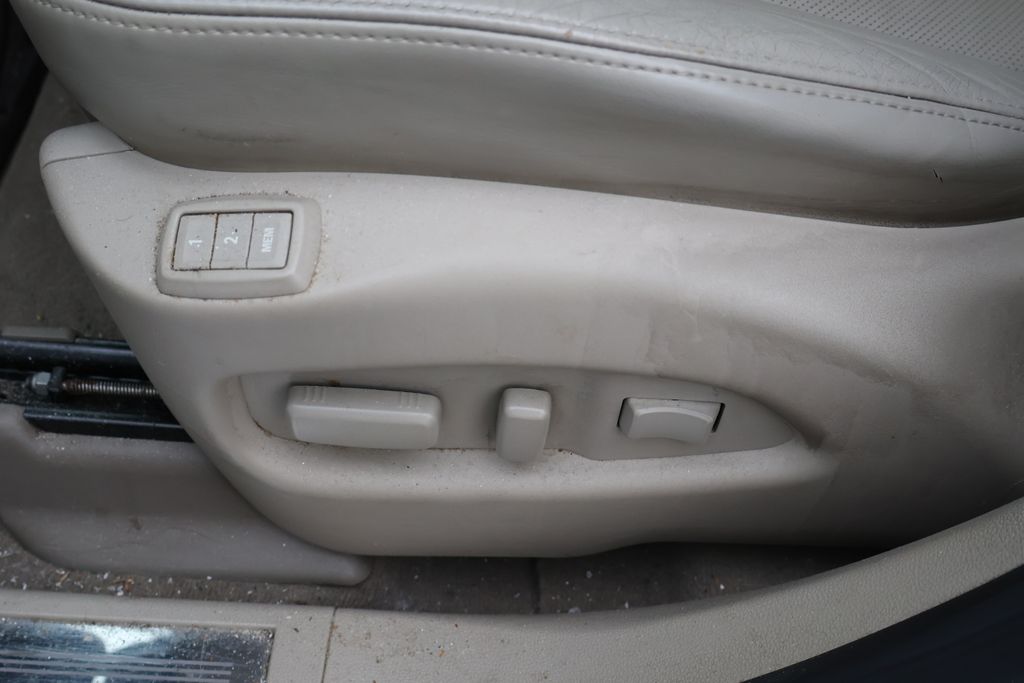 Thumbnail: 2013 Cadillac SRX - 16