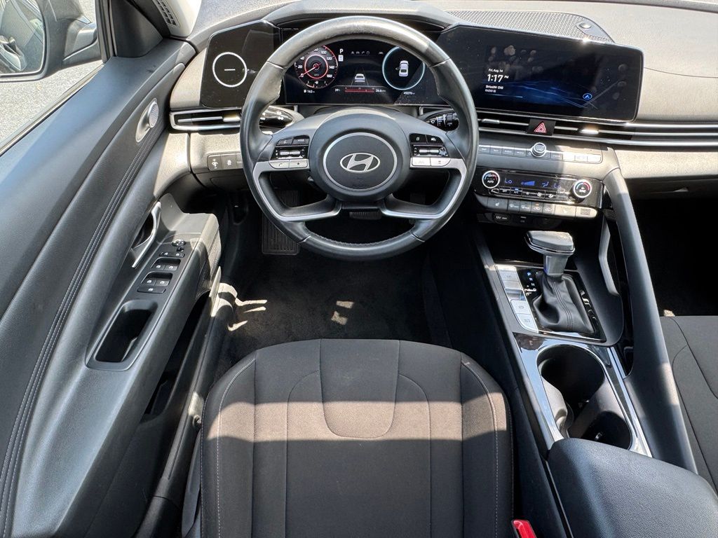 Used 2025 Hyundai Elantra Sedan