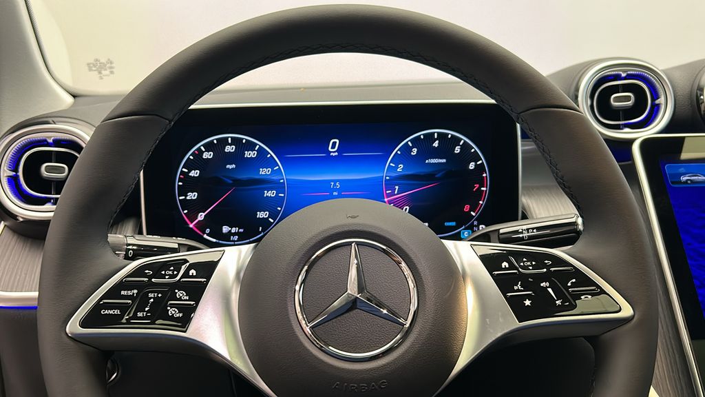 2025 Mercedes-Benz GLC 300 13