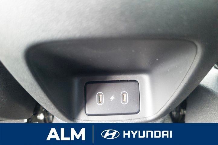 2025 Hyundai Elantra SE photo 12