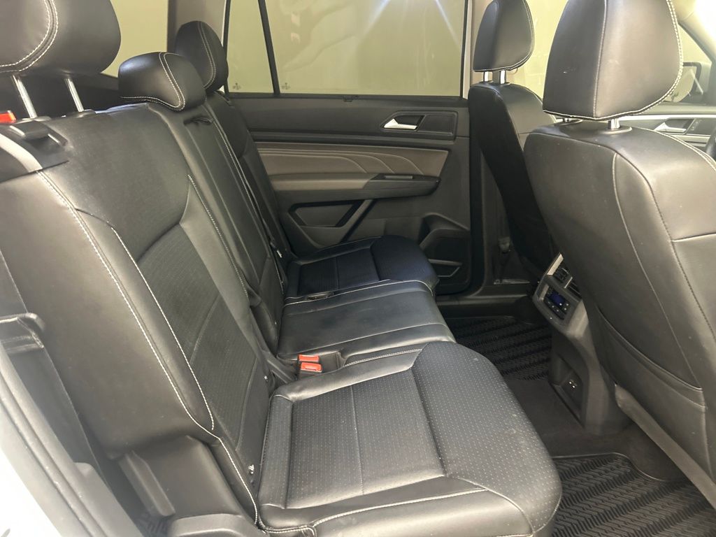 2021 Volkswagen Atlas V6 SE Technology R-Line photo 11