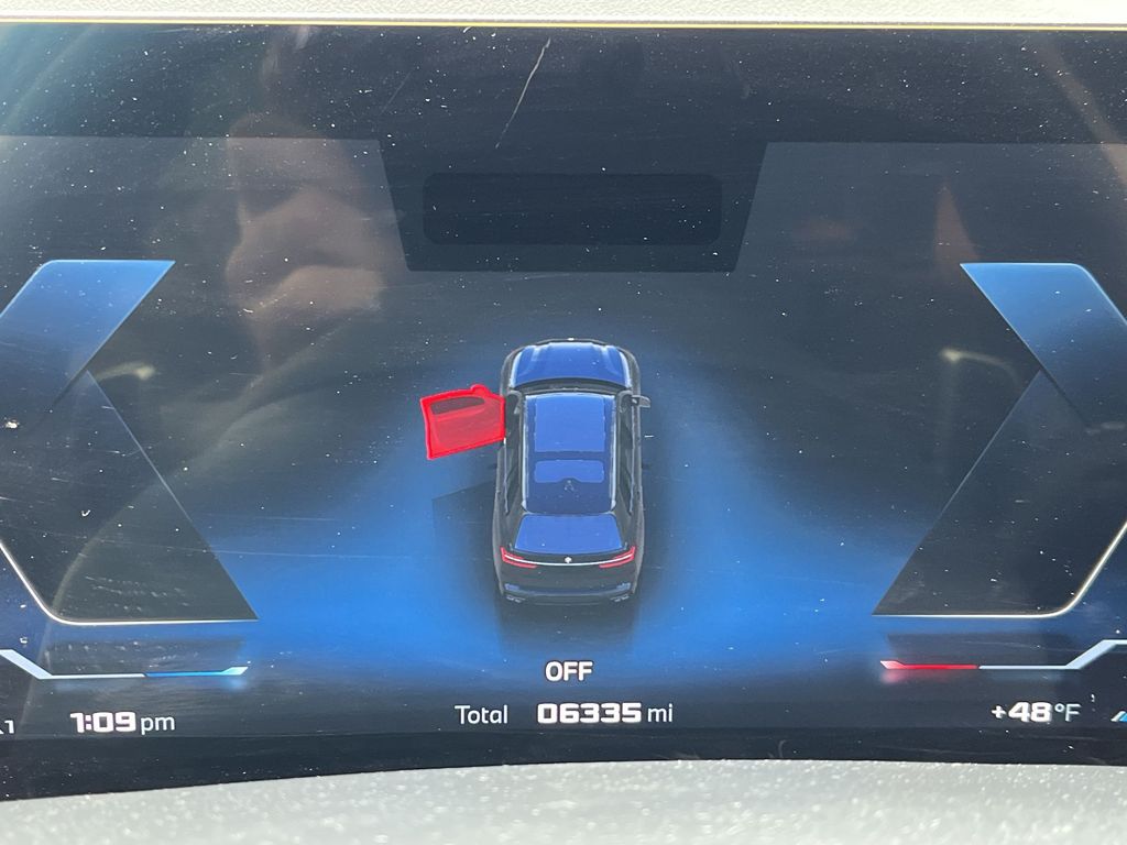 Thumbnail: 2025 BMW X7 - 15