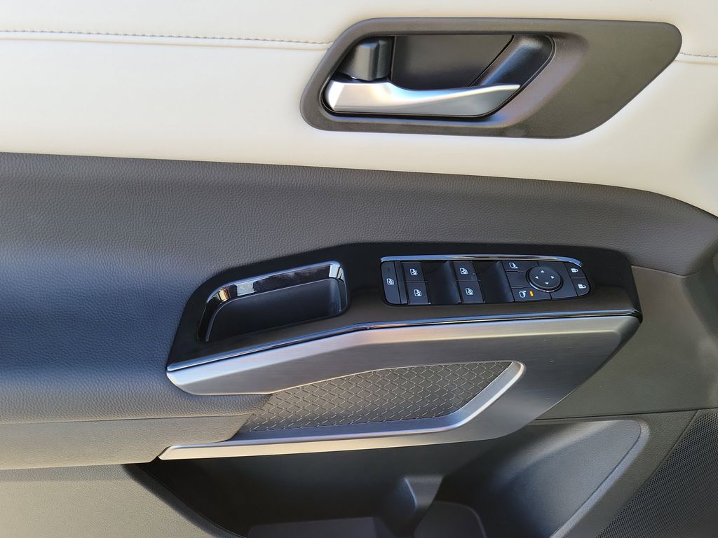 new 2026 Nissan Pathfinder car, priced at $37,965