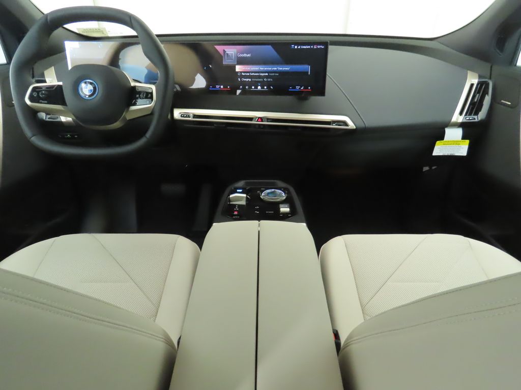 2025 BMW iX xDrive50 13