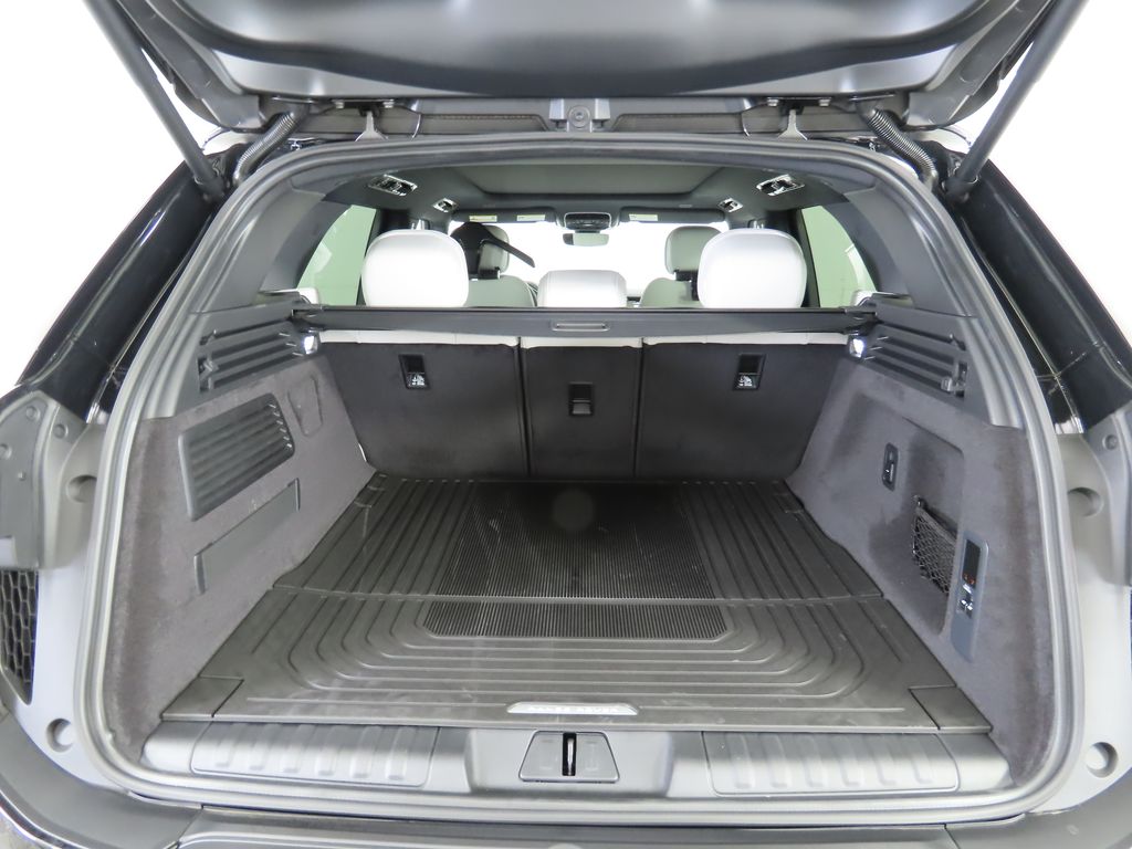 2025 Land Rover Range Rover Sport SE 30