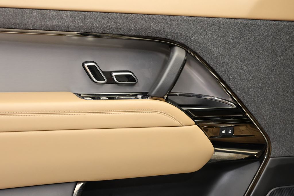 Thumbnail: 2023 Land Rover Range Rover Sport - 27