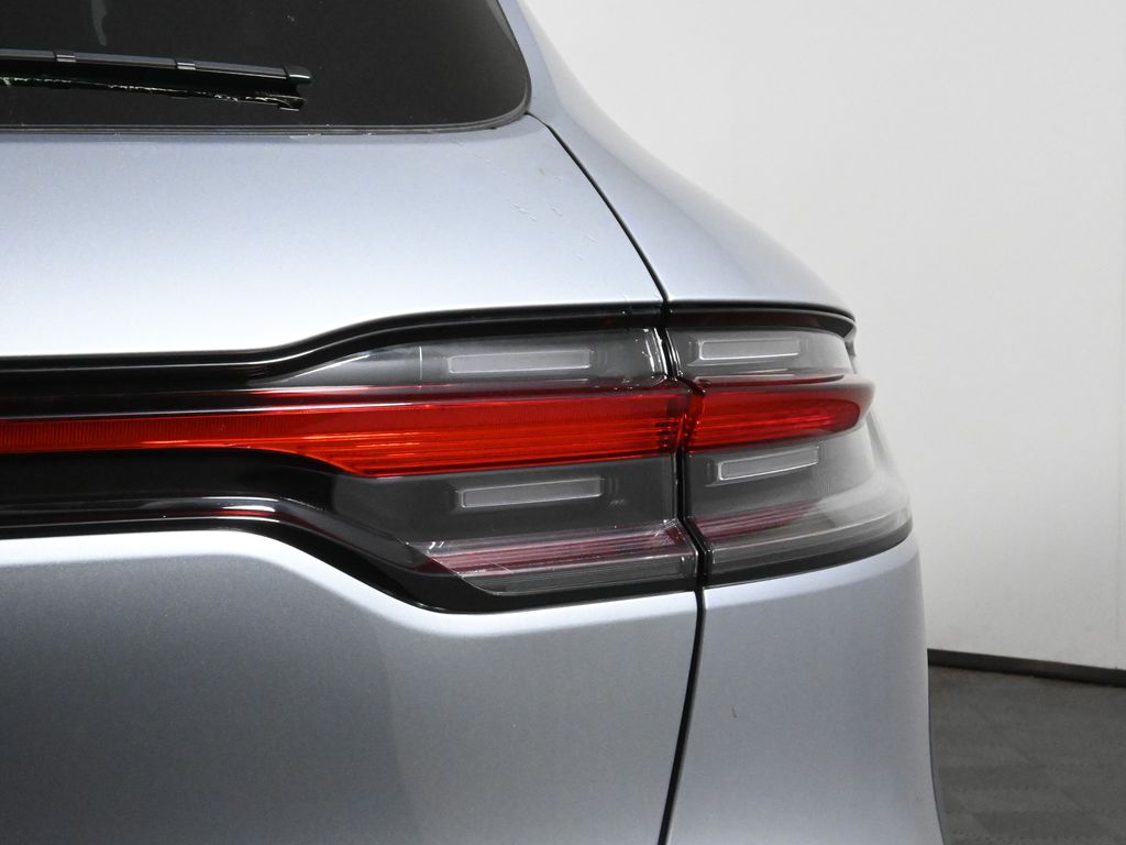 Thumbnail: 2026 Porsche Macan - 13