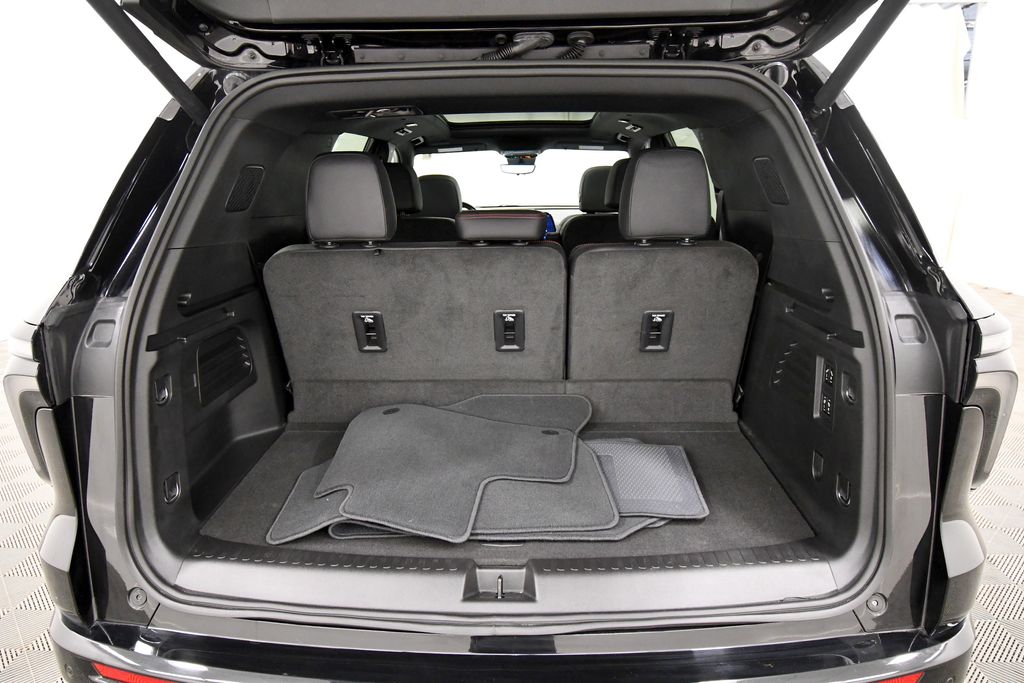 Used 2024 Chevrolet Traverse SUV