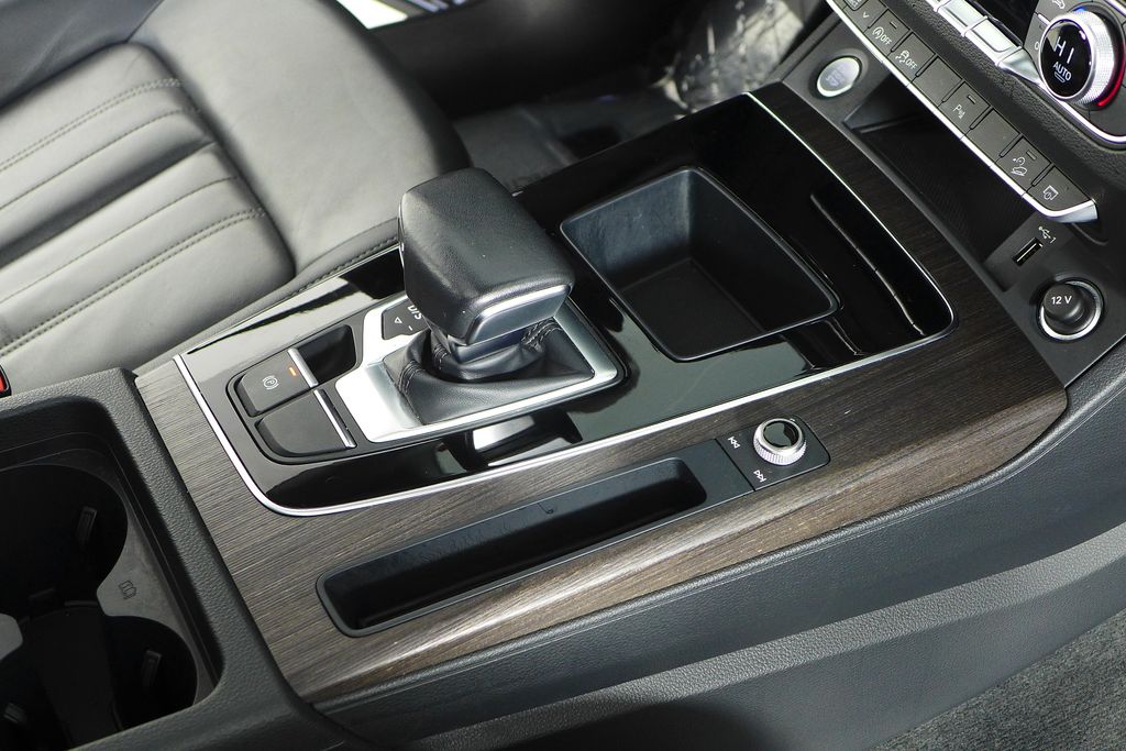 Thumbnail: 2023 Audi Q5 - 15